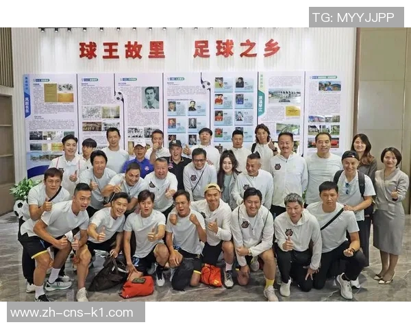 香港明星足球队成员齐聚一堂展现球技与友谊的精彩瞬间 香港明星足球队成员齐聚一堂展现球技与友谊的精彩瞬间